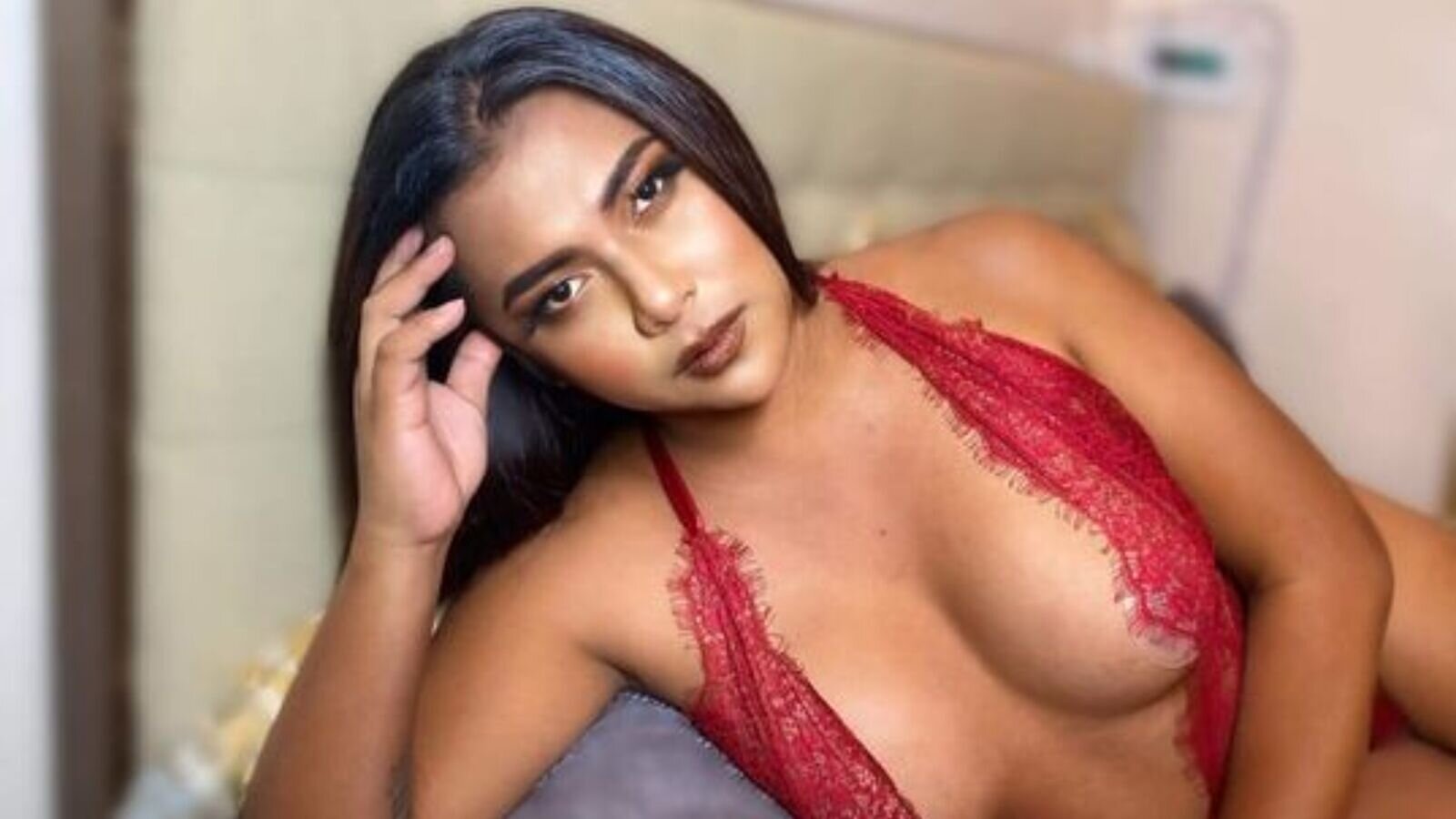 Multiple Porn Has Pictures And Videos Of AriellaFlair From LiveJasmin